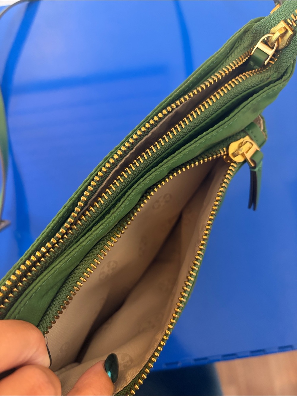 Tory Burch Olive Green Nylon Crossbody with Gold Hardware - Picture 6 of 7